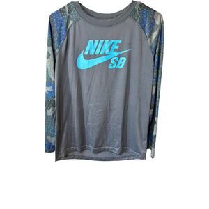 Boys Nike long sleeve shirt size XL